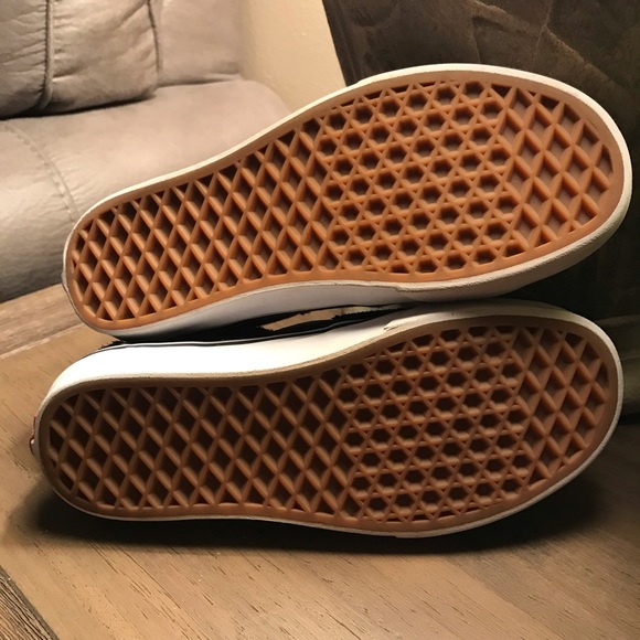 Vans black& whiteSk8- Hi - Picture 5 of 5